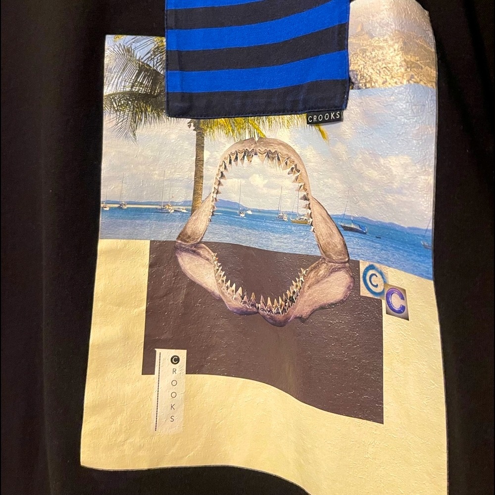 Crooks & Castles Black Tee T-Shirt with Blue Graphic Patch & Shirt Pocket - Picture 2 of 4